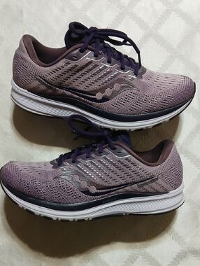 Saucony Ride 13 Violet Athletic Shoes Size  10.5 Womans